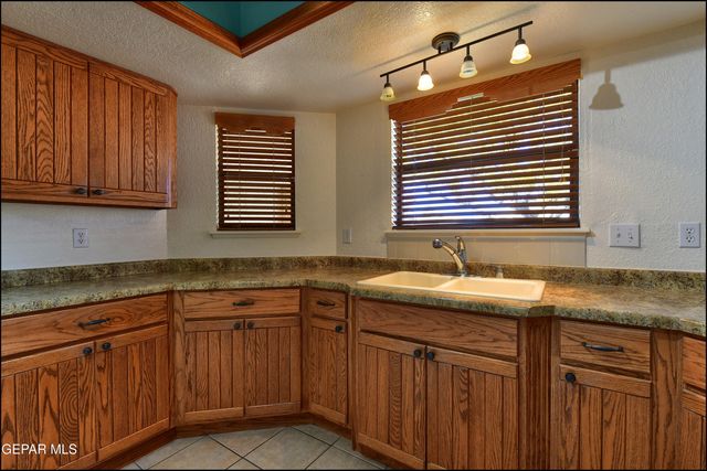 6130 SIERRA VALLE Lane, El Paso, TX 79912