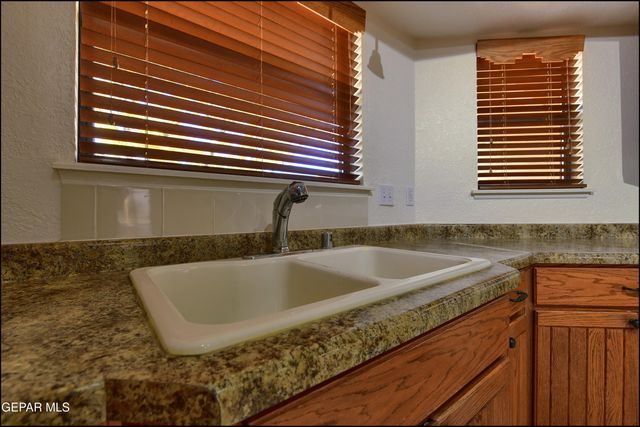 6130 SIERRA VALLE Lane, El Paso, TX 79912