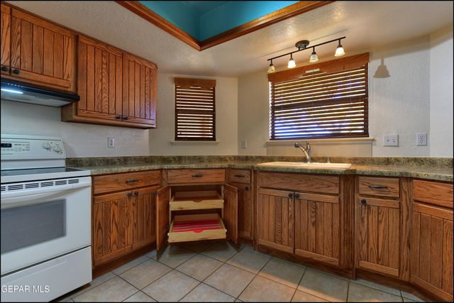 6130 SIERRA VALLE Lane, El Paso, TX 79912