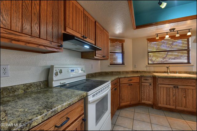 6130 SIERRA VALLE Lane, El Paso, TX 79912