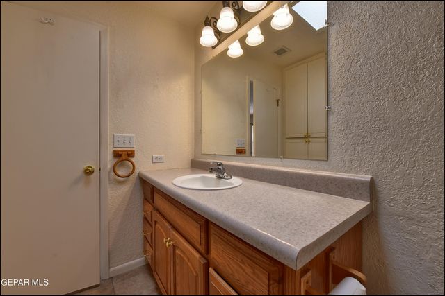 6130 SIERRA VALLE Lane, El Paso, TX 79912