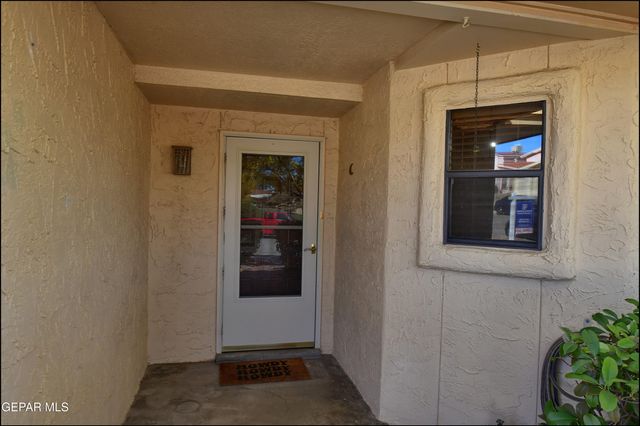 6130 SIERRA VALLE Lane, El Paso, TX 79912