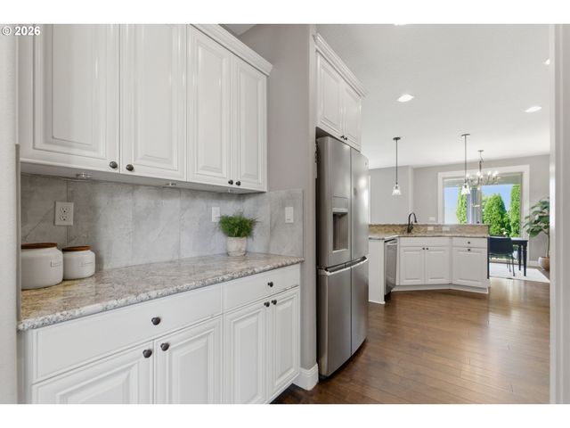330 Se 13TH Pl, Canby, OR 97013