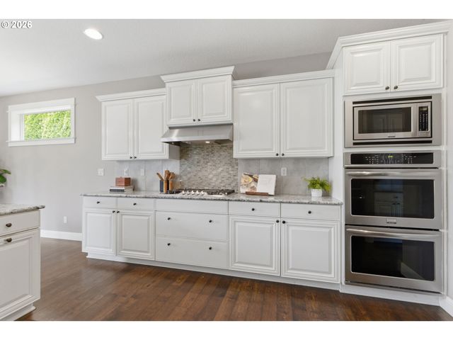 330 Se 13TH Pl, Canby, OR 97013