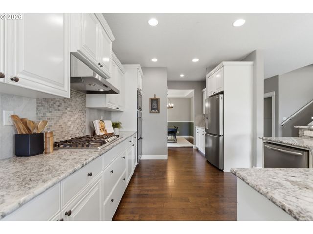 330 Se 13TH Pl, Canby, OR 97013
