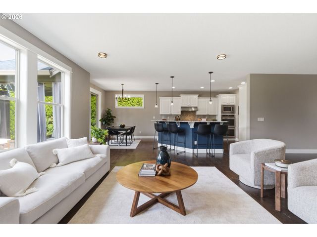 330 Se 13TH Pl, Canby, OR 97013