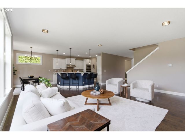 330 Se 13TH Pl, Canby, OR 97013