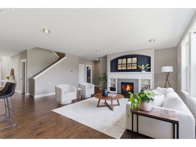330 Se 13TH Pl, Canby, OR 97013