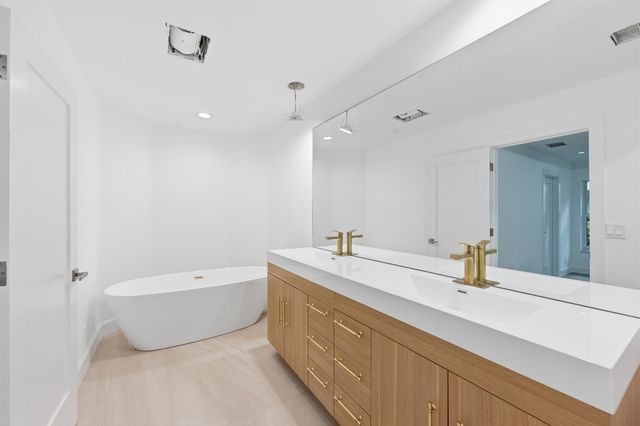 9677 N Springs Way, Coral Springs, FL 33076