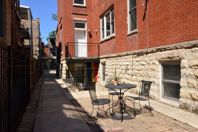 2554 W Augusta Boulevard, Chicago, IL 60622