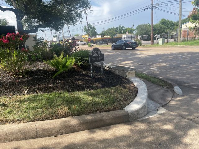 3600 Jeanetta Street 901, Houston, TX 77063
