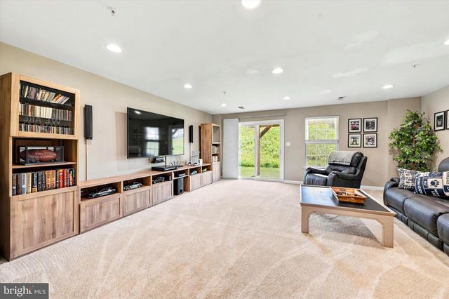 1840 HONEYSUCKLE CT, Downingtown, PA 19335