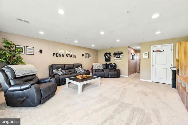 1840 HONEYSUCKLE CT, Downingtown, PA 19335