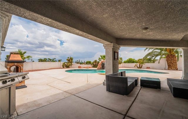 6315 North Grand Canyon Drive, Las Vegas, NV 89149