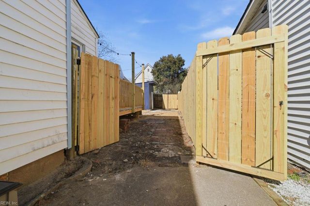 327 48th ST, Newport News, VA 23607