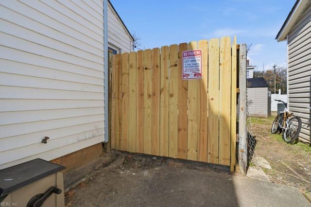 327 48th ST, Newport News, VA 23607