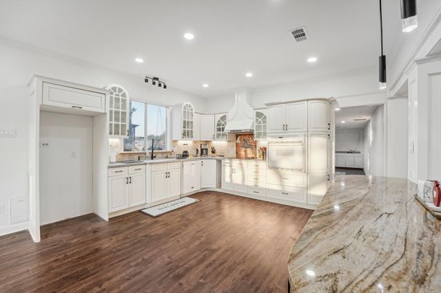 1739 Starwood DR, Cedar Park, TX 78613