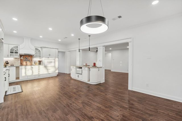 1739 Starwood DR, Cedar Park, TX 78613