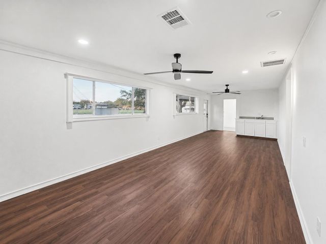 1739 Starwood DR, Cedar Park, TX 78613