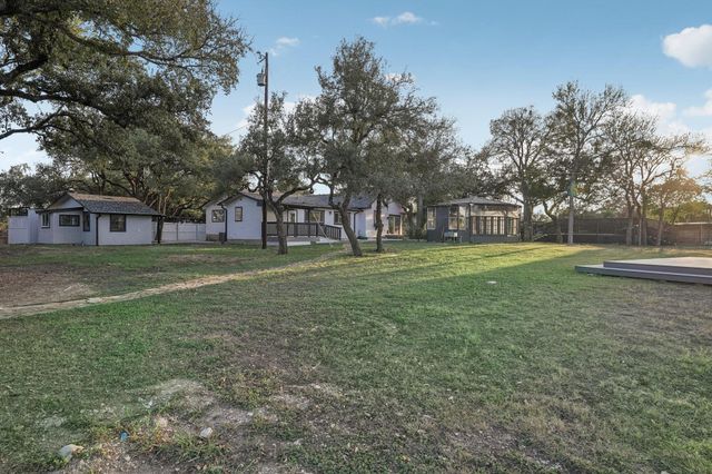 1739 Starwood DR, Cedar Park, TX 78613