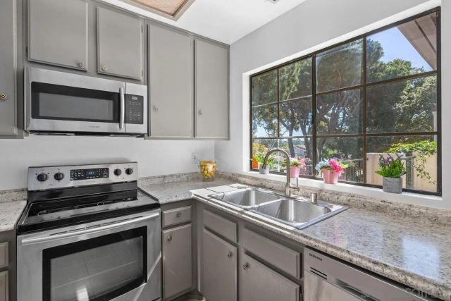 4240 Porte De Merano 71, San Diego, CA 92122
