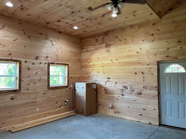 2748 Damron Creek Road, Russell Springs, KY 42642