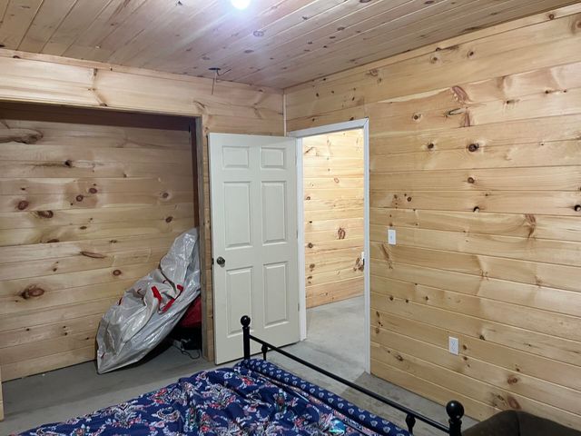 2748 Damron Creek Road, Russell Springs, KY 42642