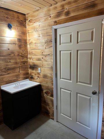 2748 Damron Creek Road, Russell Springs, KY 42642