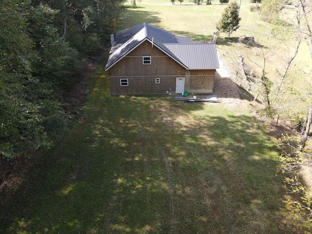 2748 Damron Creek Road, Russell Springs, KY 42642