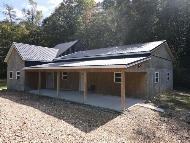 2748 Damron Creek Road, Russell Springs, KY 42642