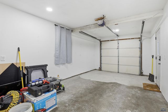 513 E WATERLOO, Rapid City, SD 57701