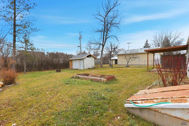 513 E WATERLOO, Rapid City, SD 57701