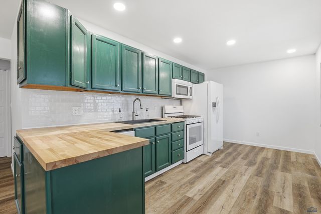 513 E WATERLOO, Rapid City, SD 57701