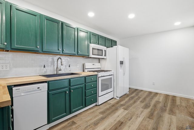 513 E WATERLOO, Rapid City, SD 57701