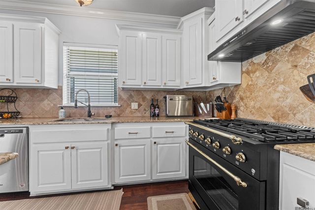40408 Pelican Point Pkwy, Gonzales, LA 70737