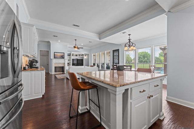 40408 Pelican Point Pkwy, Gonzales, LA 70737