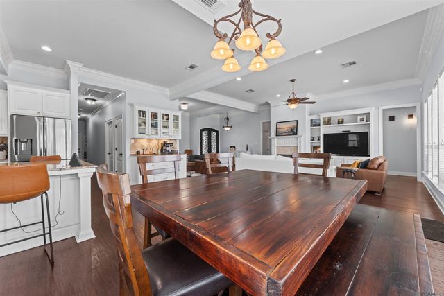 40408 Pelican Point Pkwy, Gonzales, LA 70737