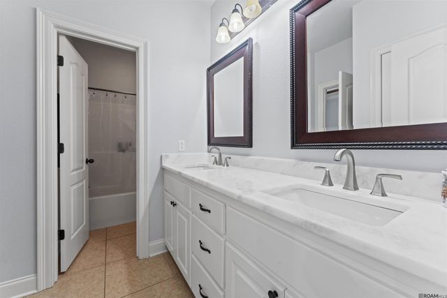 40408 Pelican Point Pkwy, Gonzales, LA 70737
