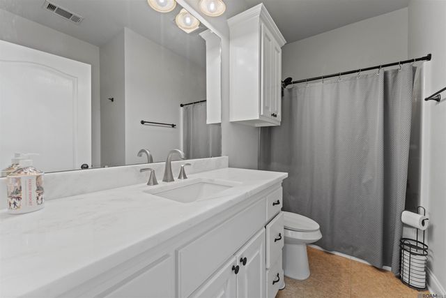 40408 Pelican Point Pkwy, Gonzales, LA 70737