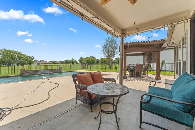 40408 Pelican Point Pkwy, Gonzales, LA 70737