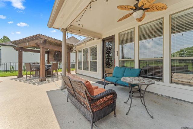 40408 Pelican Point Pkwy, Gonzales, LA 70737