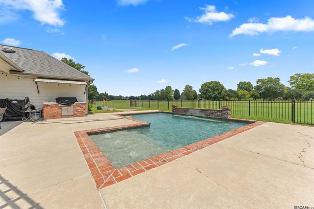 40408 Pelican Point Pkwy, Gonzales, LA 70737