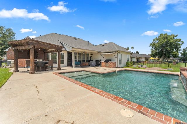40408 Pelican Point Pkwy, Gonzales, LA 70737