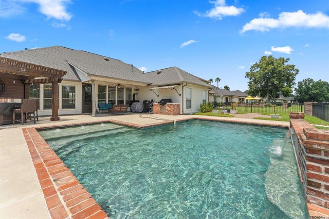40408 Pelican Point Pkwy, Gonzales, LA 70737