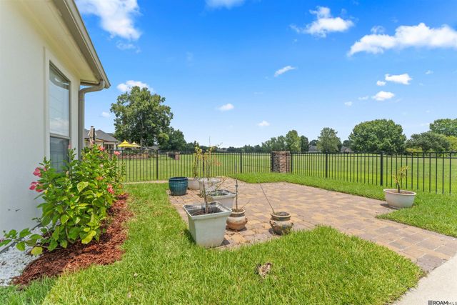 40408 Pelican Point Pkwy, Gonzales, LA 70737