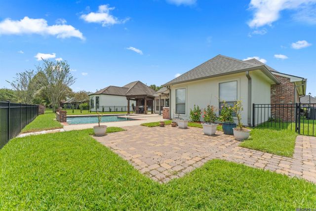 40408 Pelican Point Pkwy, Gonzales, LA 70737