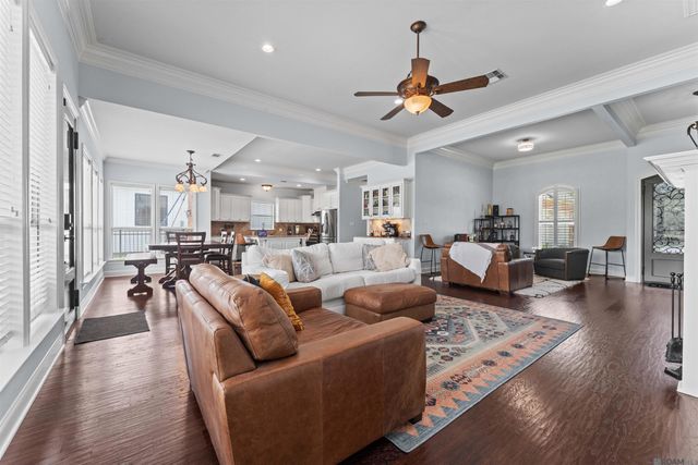 40408 Pelican Point Pkwy, Gonzales, LA 70737