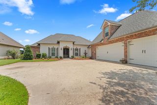 40408 Pelican Point Pkwy, Gonzales, LA 70737