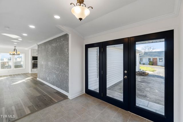 129 Ridgeway Avenue, Church Hill, TN 37642