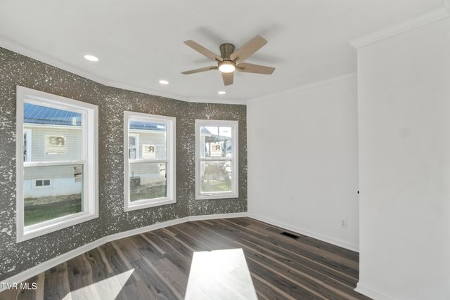 129 Ridgeway Avenue, Church Hill, TN 37642